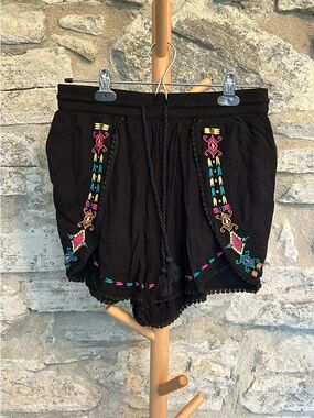 H&M coachella Embroidered Shorts